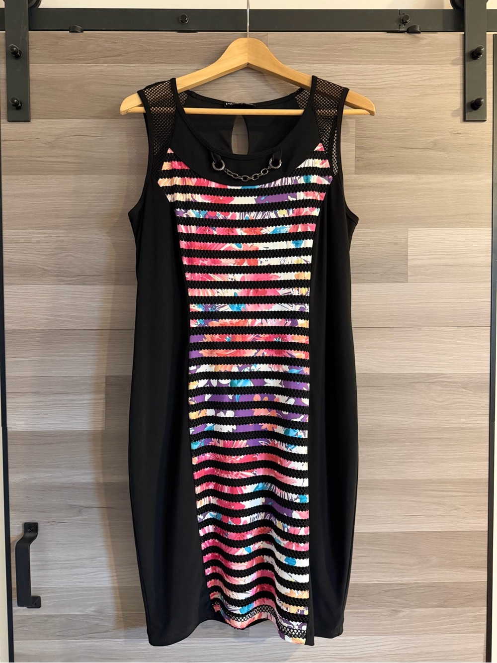 Picadilly Sleeveless Shift Dress with Chain Detail and Floral
Mesh Panel Size M